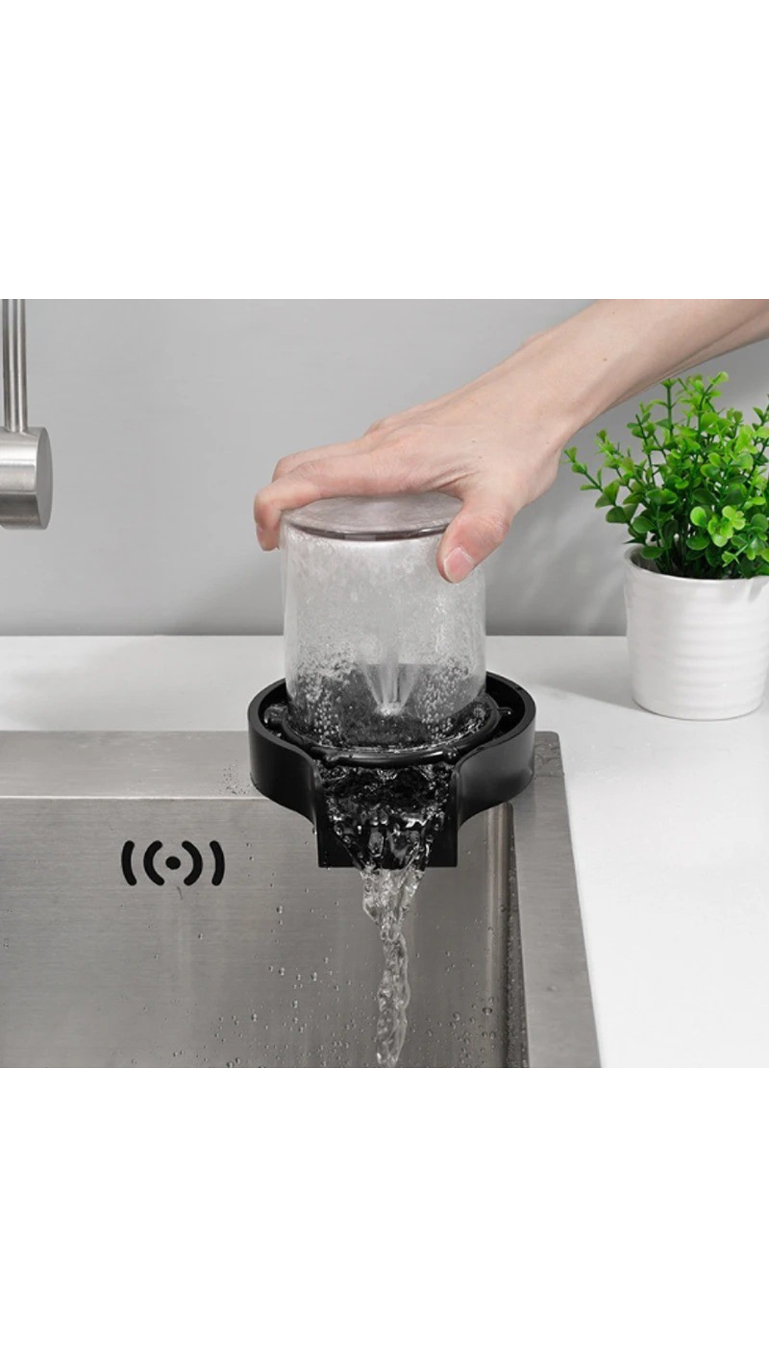 AquaRinse™ – High-Pressure Glass Cleaner